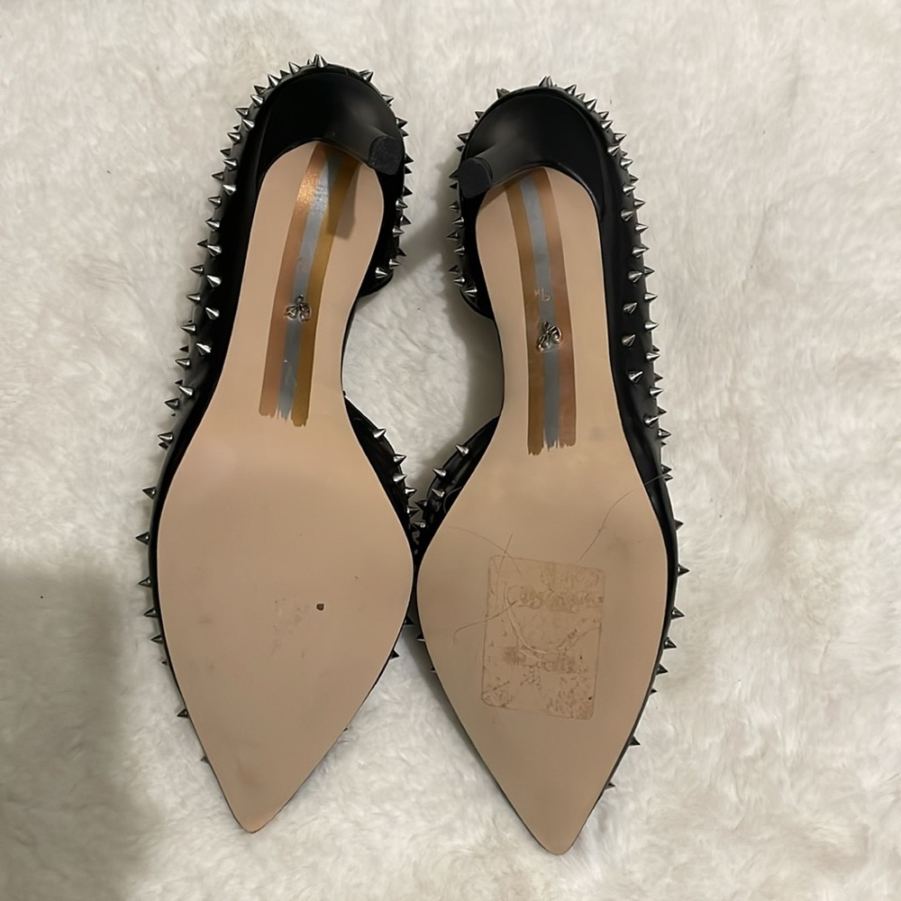Heels - Picture 3 of 4